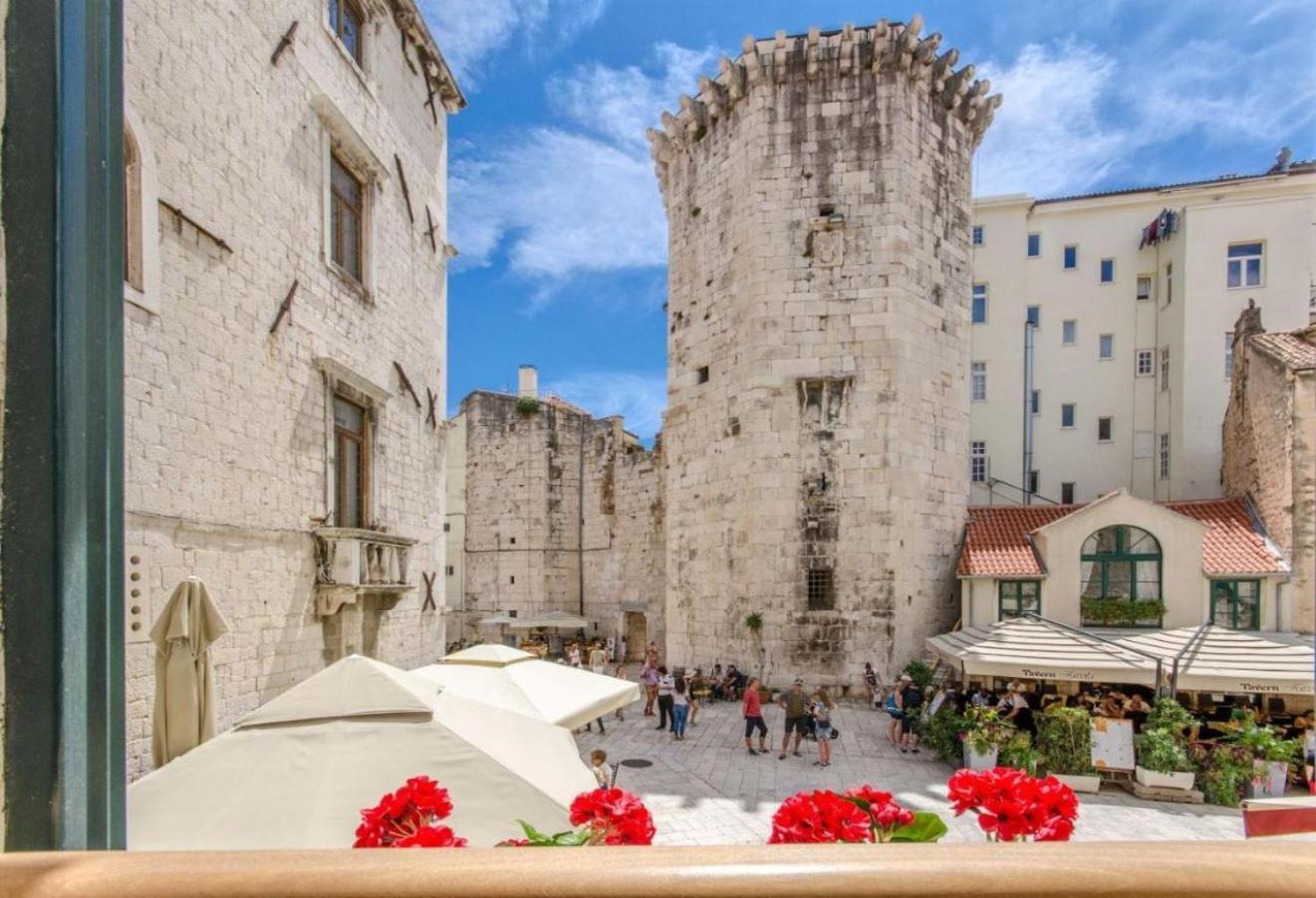 Stone Pearl Heritage Luxury Suite Split Exteriör bild
